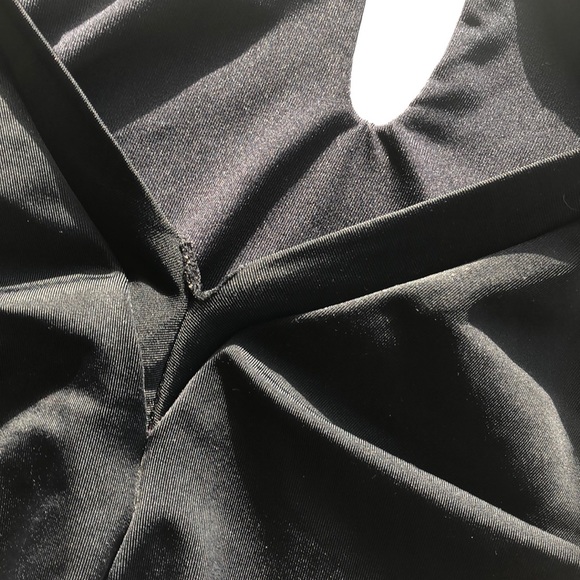 Black one piece SOLD - Picture 5 of 8